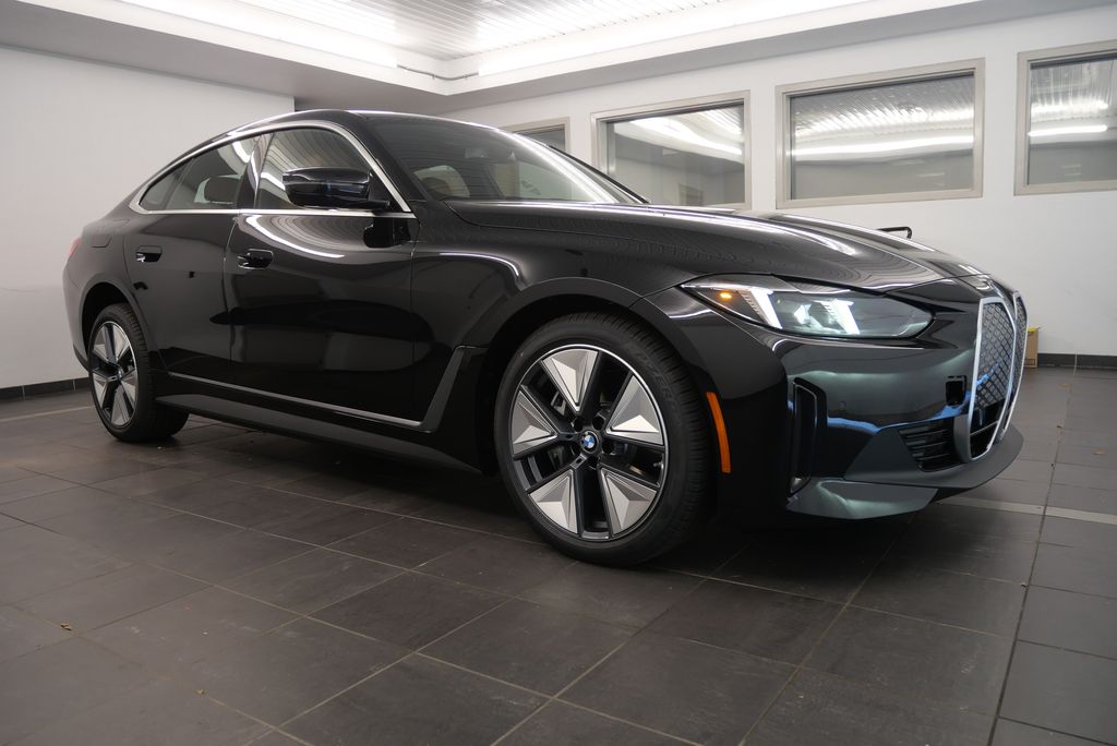 2025 BMW i4 xDrive40 8