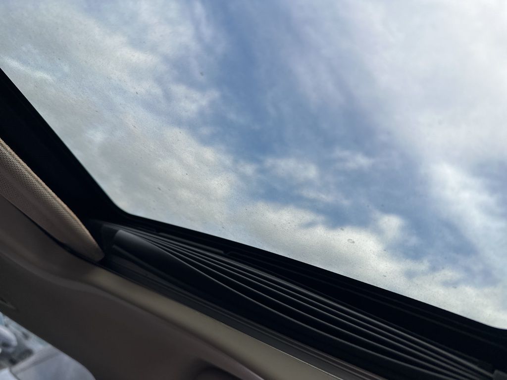 Thumbnail: 2015 Toyota Sienna - 10