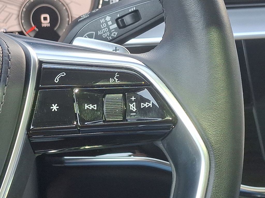 2022 Audi A8 L 23
