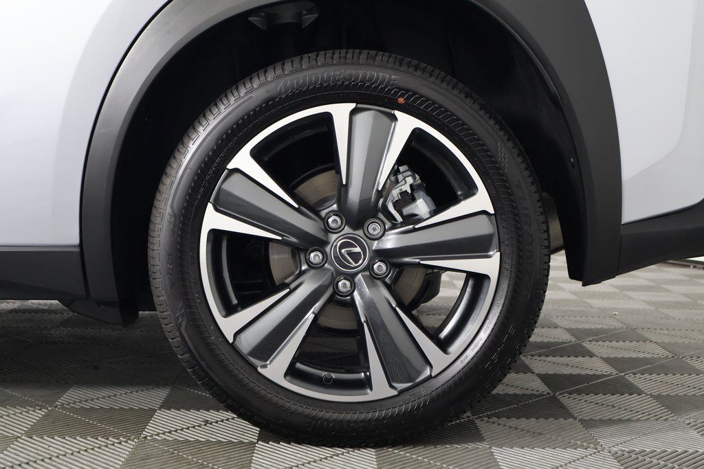 Thumbnail: 2025 Lexus UX - 16