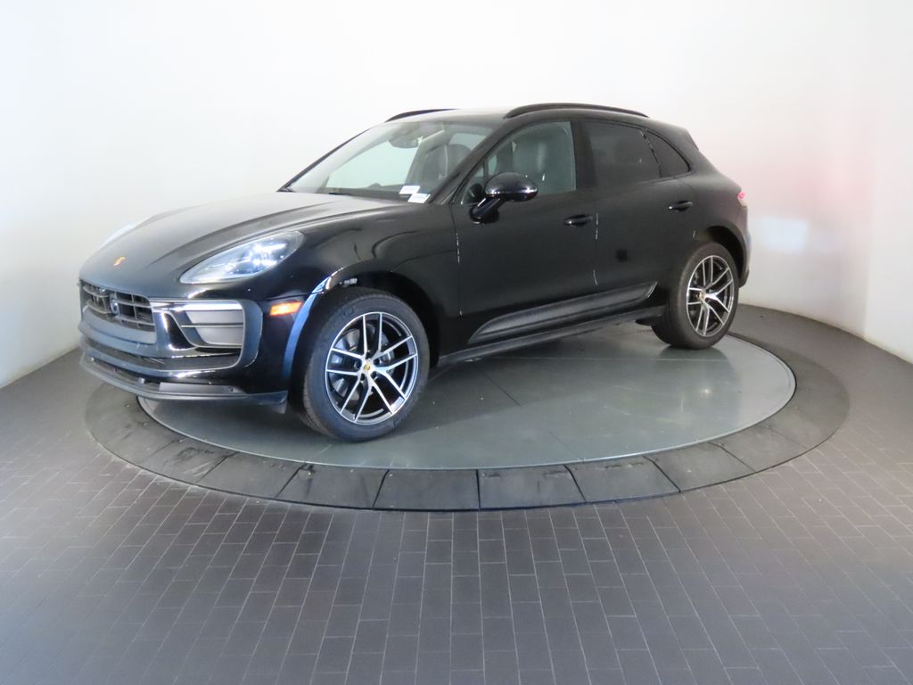 Thumbnail: 2026 Porsche Macan - 1