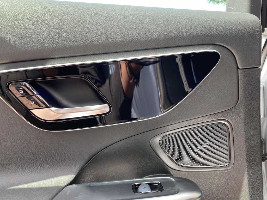 Thumbnail: 2024 Mercedes-Benz C-Class - 17