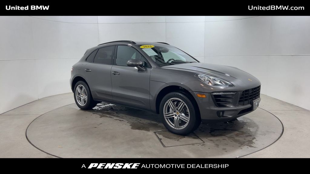 2016 Porsche Macan S 2