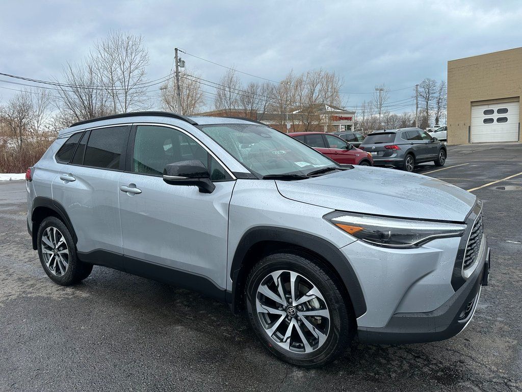2025 Toyota Corolla Cross XLE AWD
