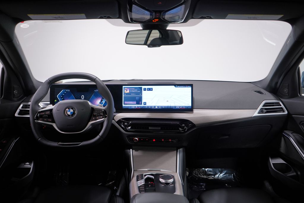 Thumbnail: 2025 BMW 3 Series - 10