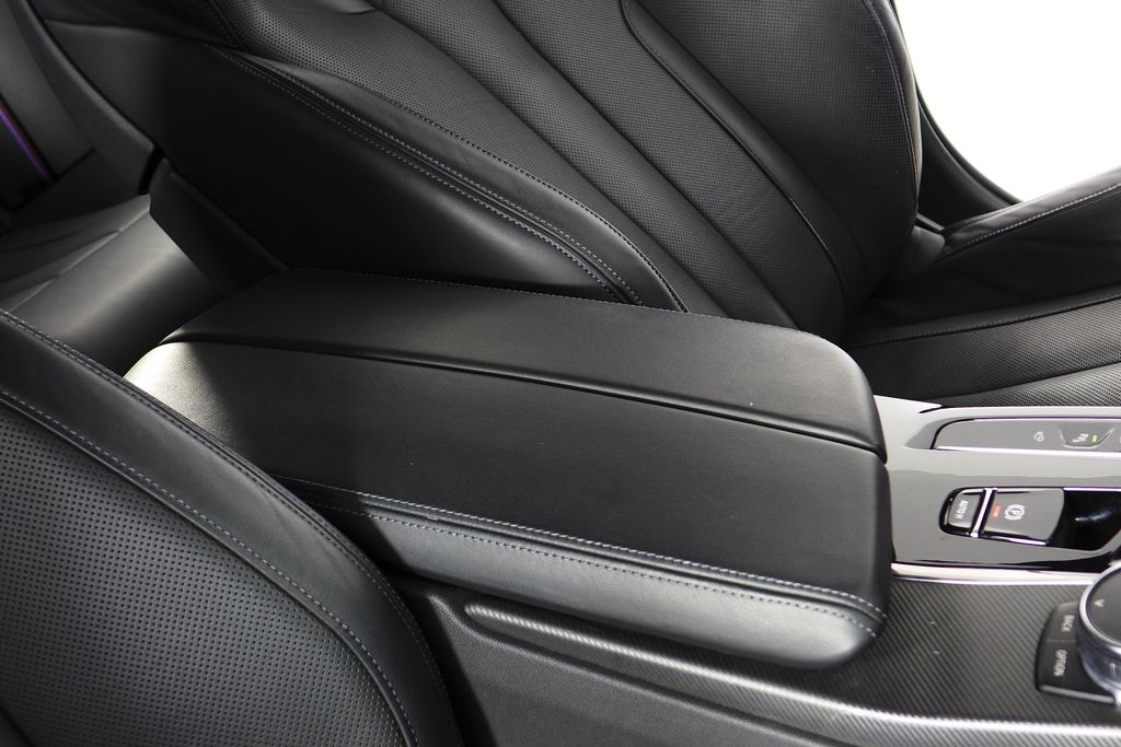 Thumbnail: 2023 BMW M5 - 17