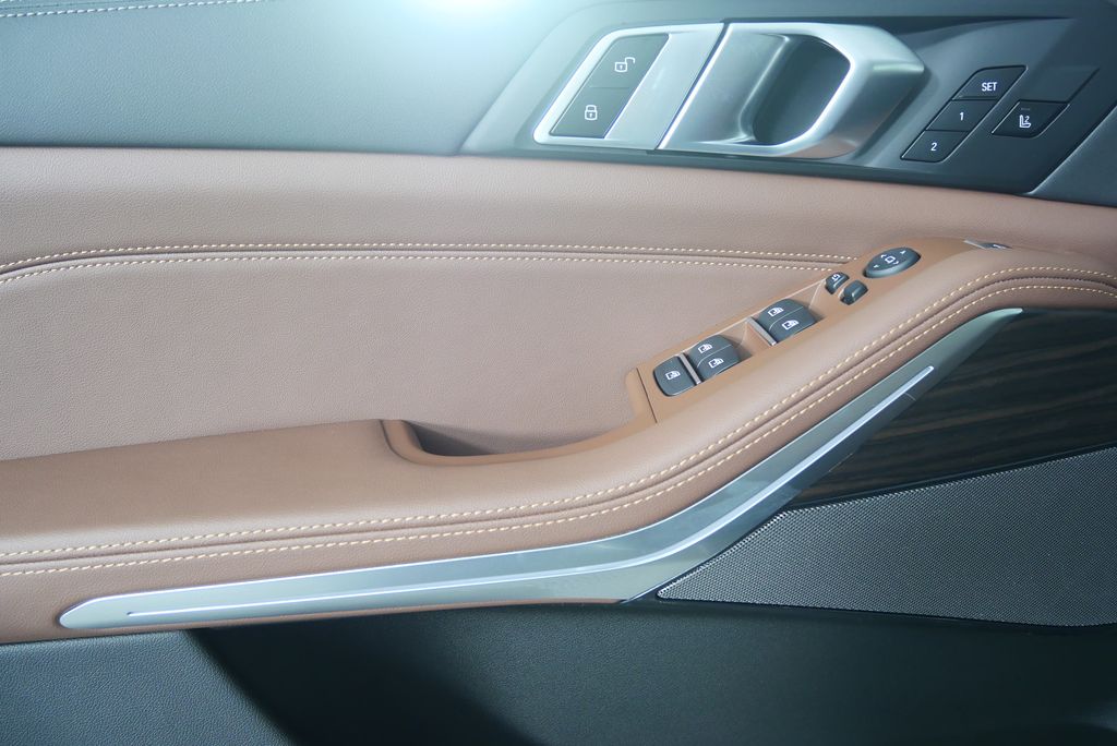 Thumbnail: 2026 BMW X5 - 9