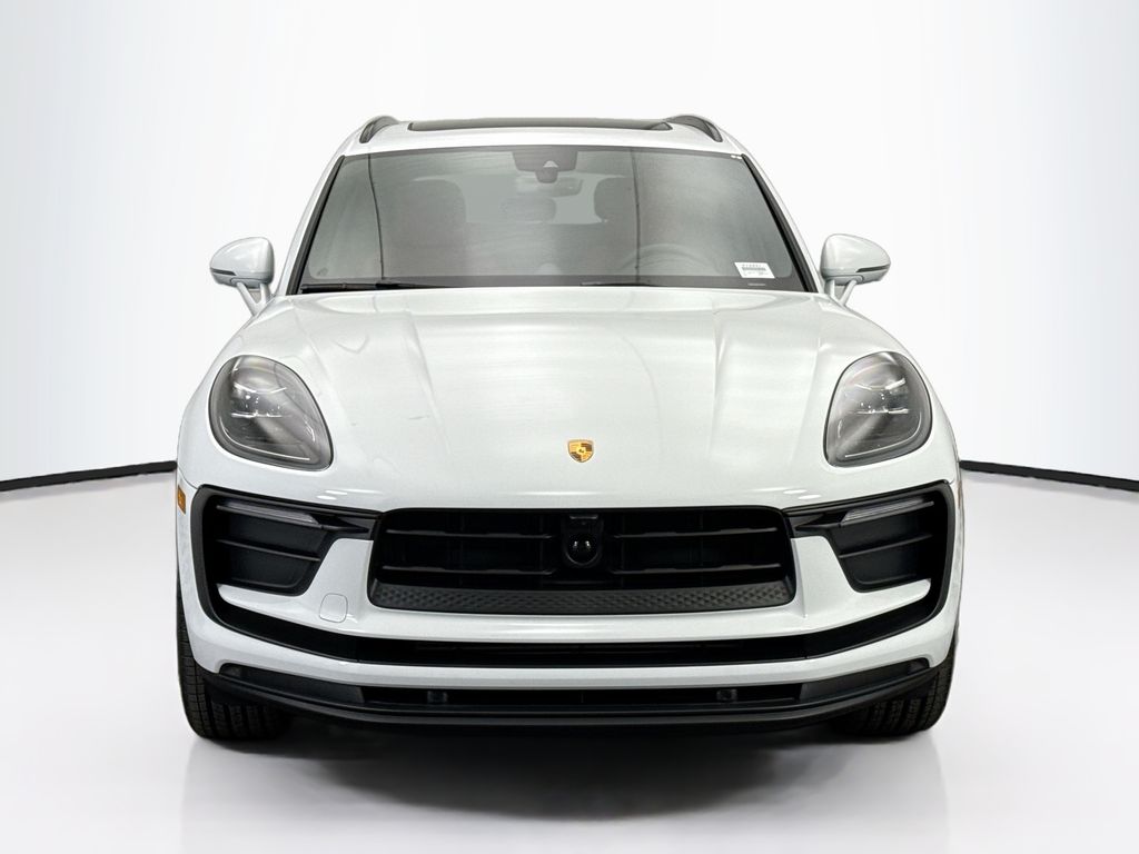 Thumbnail: 2026 Porsche Macan - 10