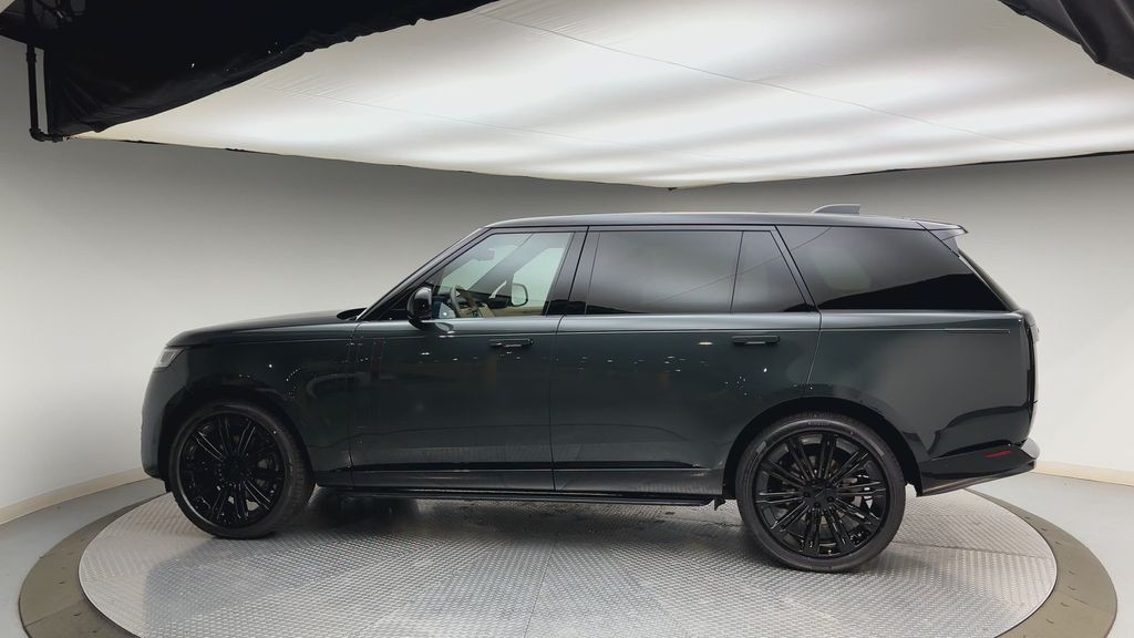 Thumbnail: 2026 Land Rover Range Rover - 5