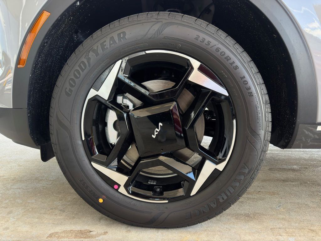 2026 Kia Sportage Hybrid EX Gray at Community Kia