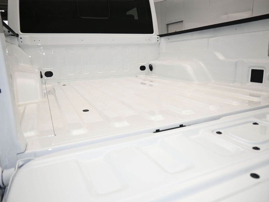 New 2026 bright white clearcoat Jeep Mojave image 35
