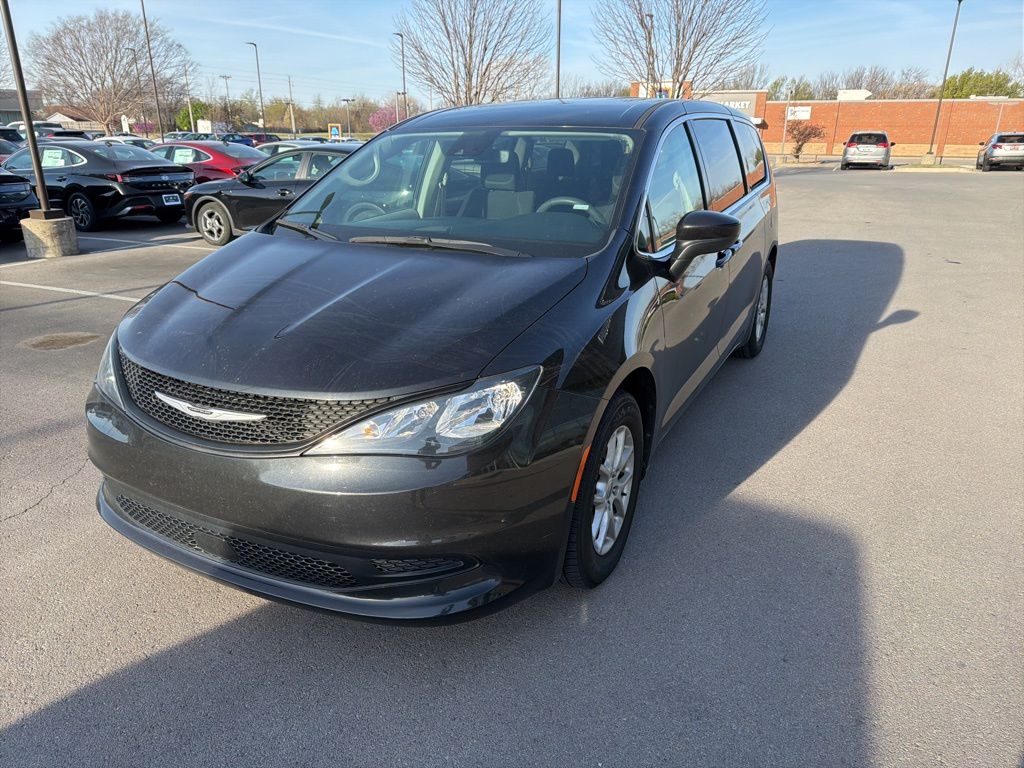 2023 Chrysler Voyager