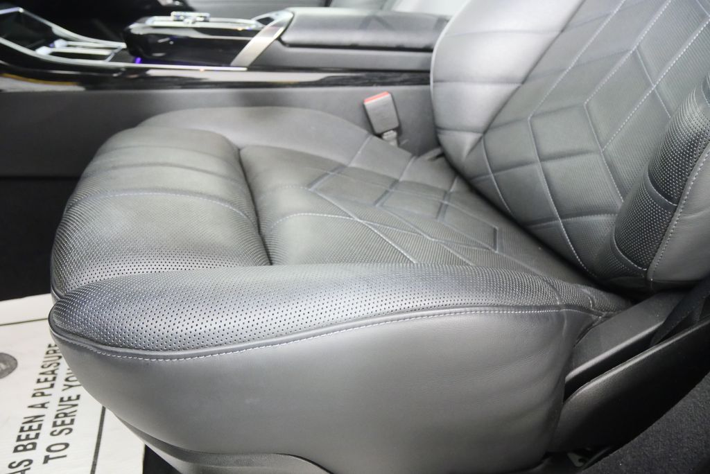 Thumbnail: 2024 BMW 7 Series - 10