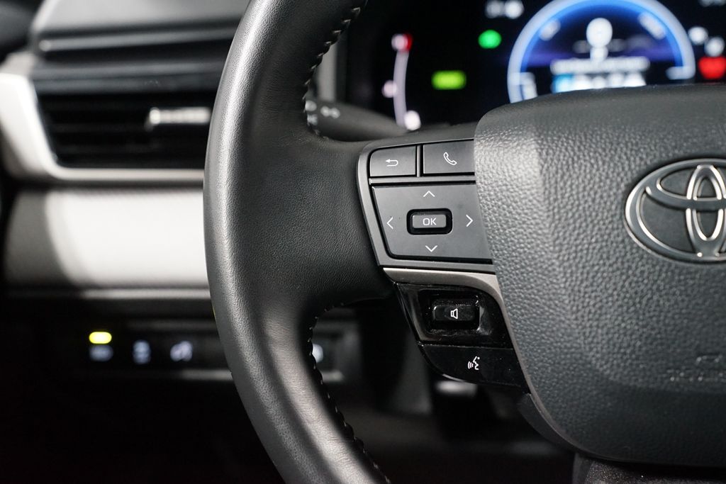 Thumbnail: 2025 Toyota Camry - 14