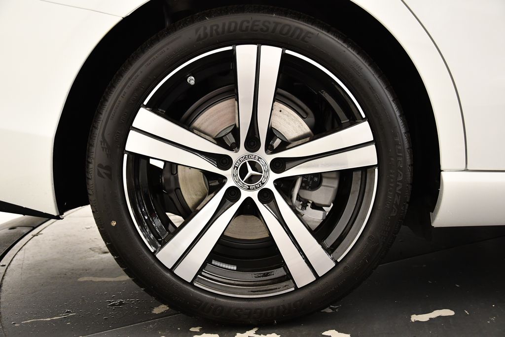 Thumbnail: 2025 Mercedes-Benz C-Class - 15