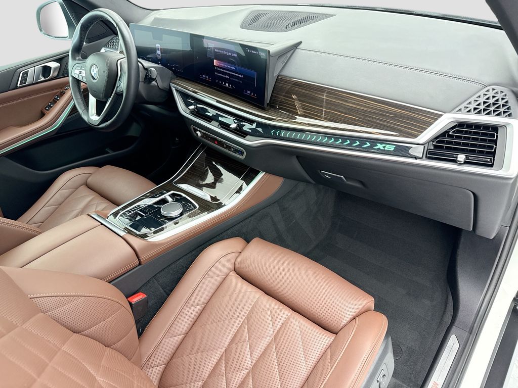 Thumbnail: 2024 BMW X5 - 16