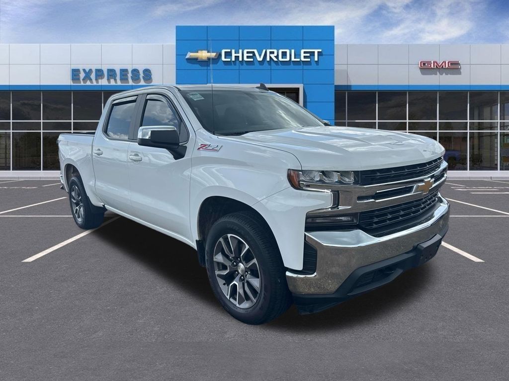 Summit White 2022 Chevrolet Silverado 1500 Pickup Truck Four-Wheel Drive 8-Speed Automatic