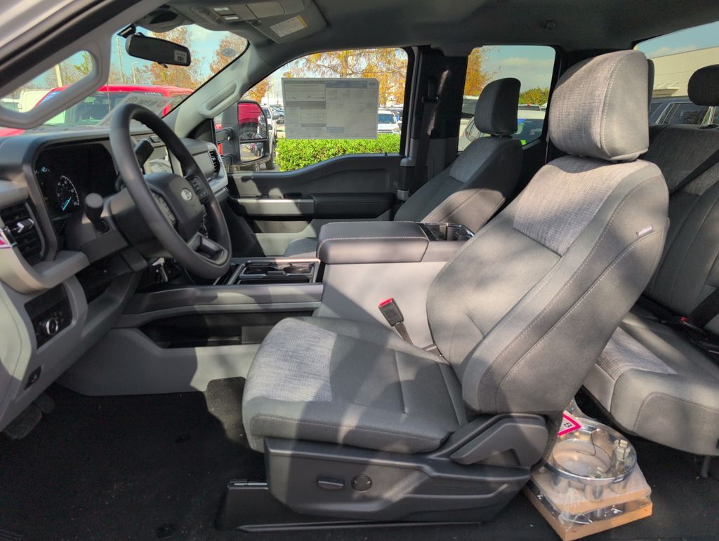 New 2026 White Ford XLT image 5
