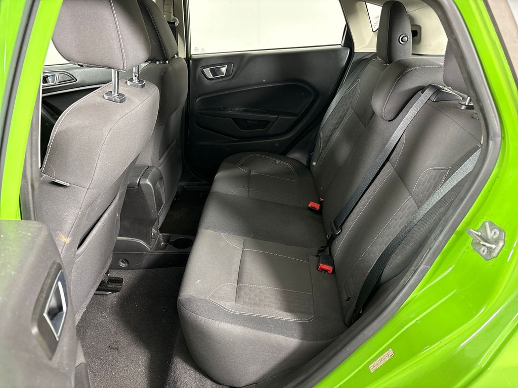 Used 2015 Green Ford SE image 27