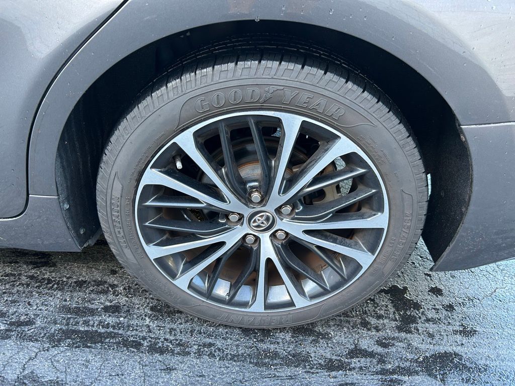 Thumbnail: 2020 Toyota Camry - 9