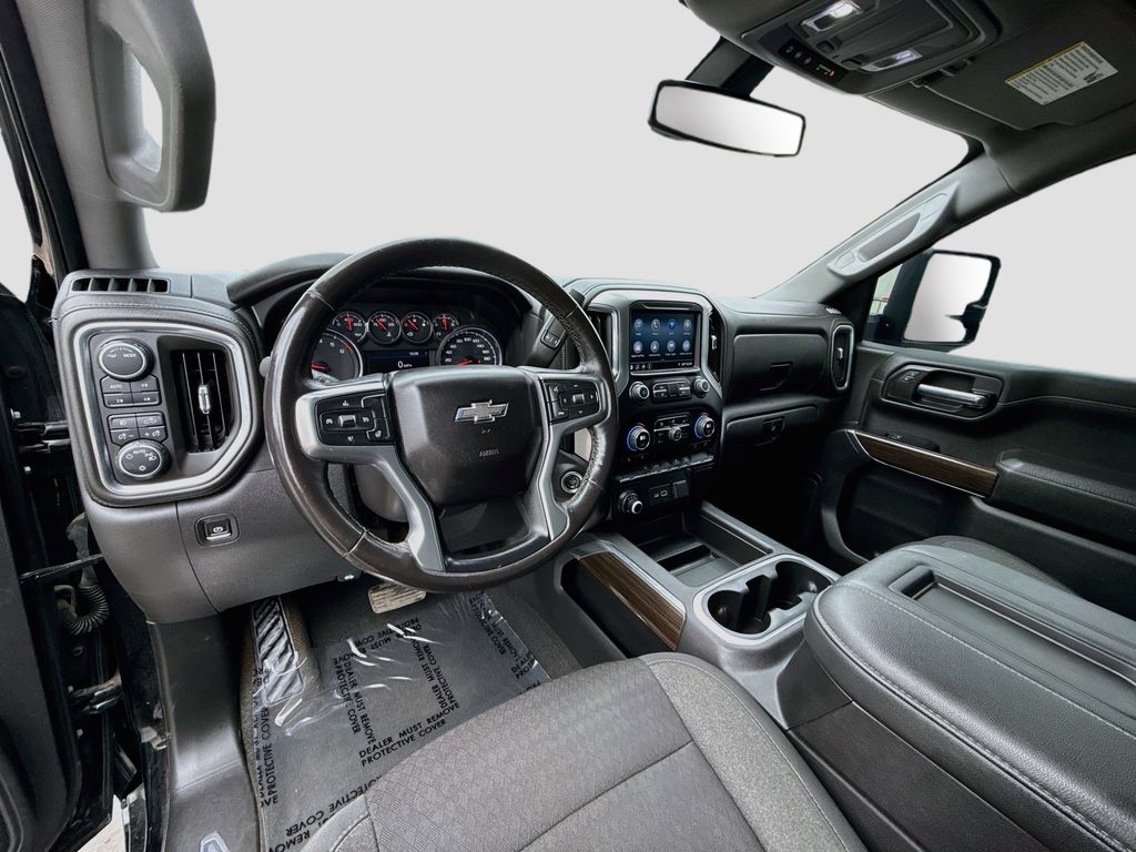 Used 2022 Black Chevrolet RST image 9