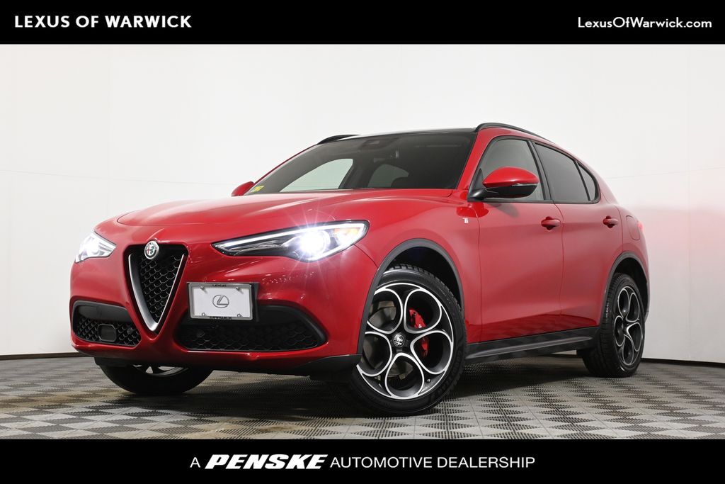 Thumbnail: 2022 Alfa Romeo Stelvio - 1