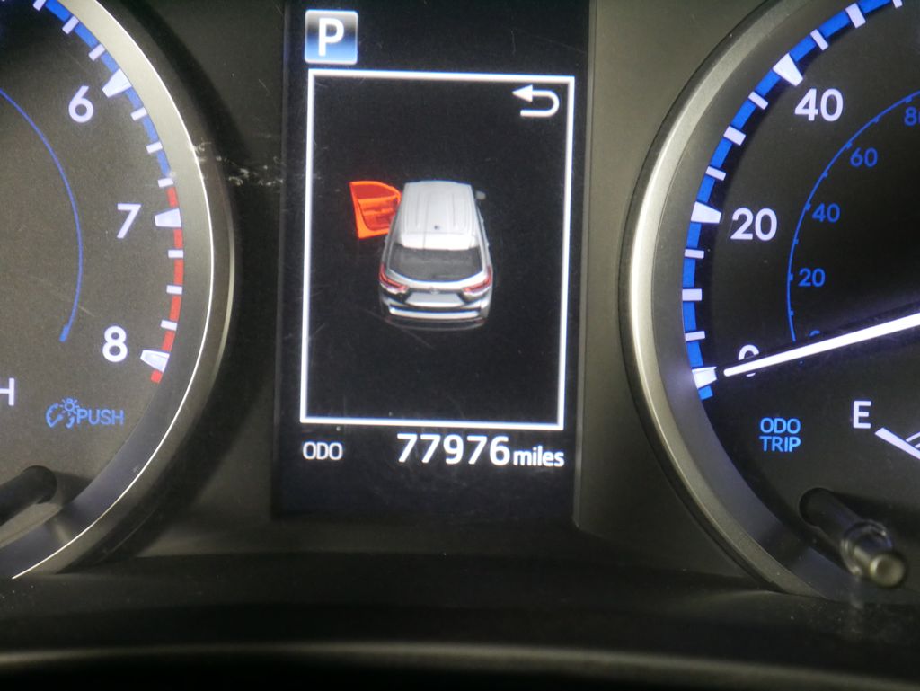 Thumbnail: 2019 Toyota Highlander - 14