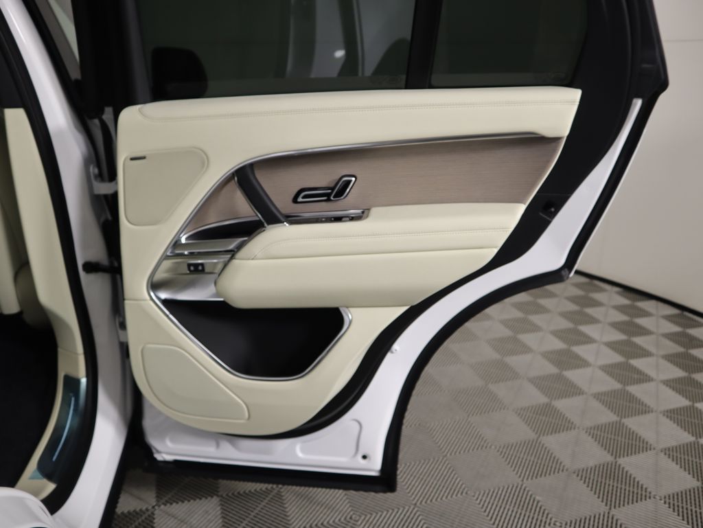 Thumbnail: 2025 Land Rover Range Rover - 27