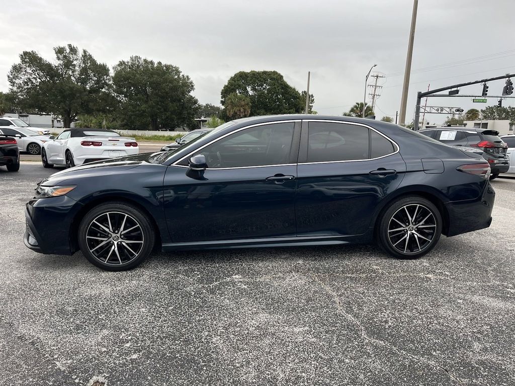 2021 Toyota Camry SE 8