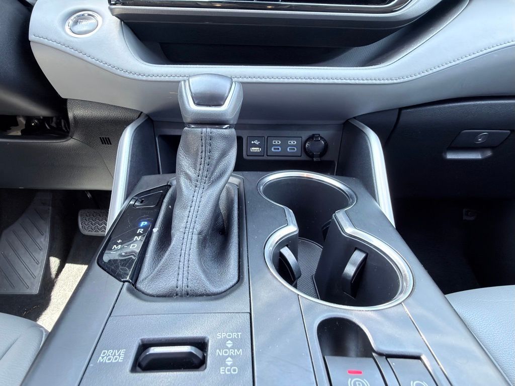 2022 Toyota Highlander XLE - Photo 4