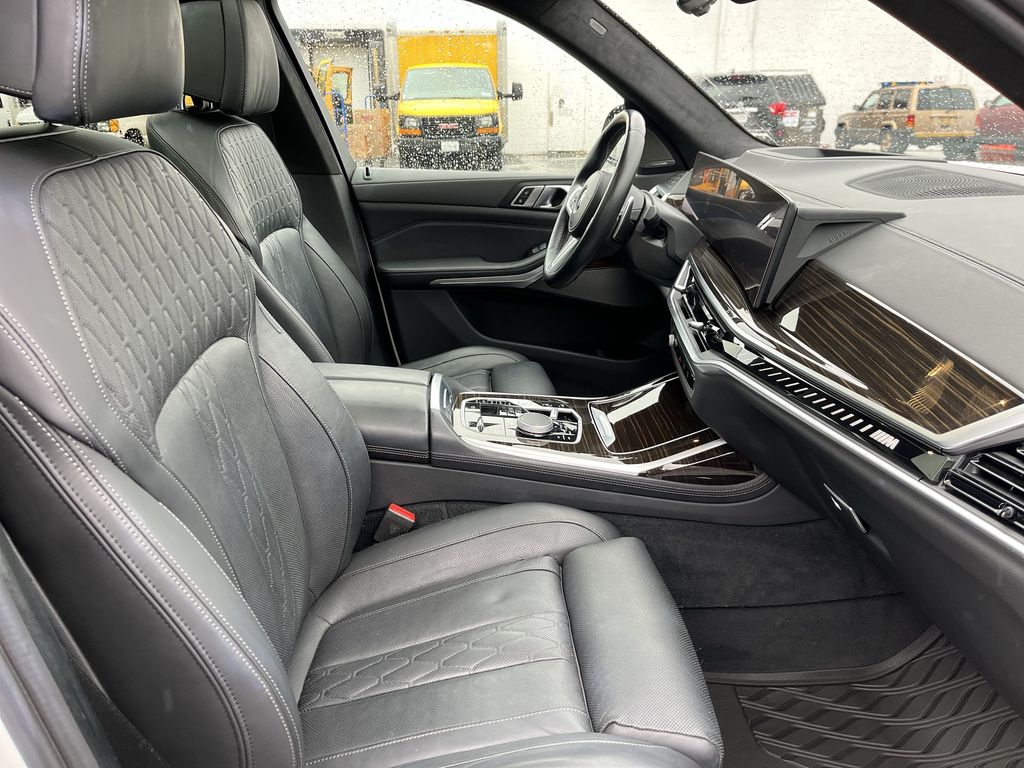 Thumbnail: 2023 BMW X7 - 26