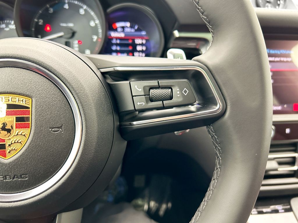 Thumbnail: 2026 Porsche Macan - 15