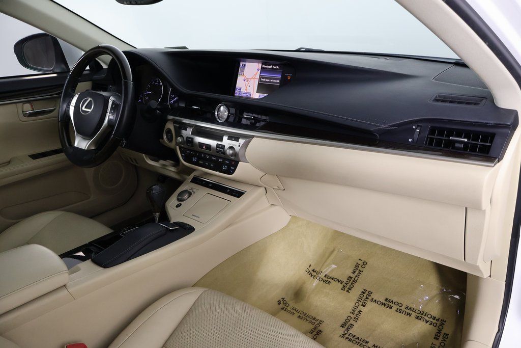 Thumbnail: 2014 Lexus ES - 9