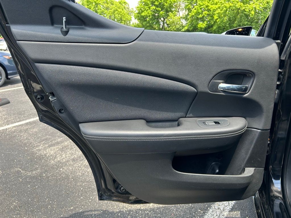 Thumbnail: 2013 Dodge Avenger - 19