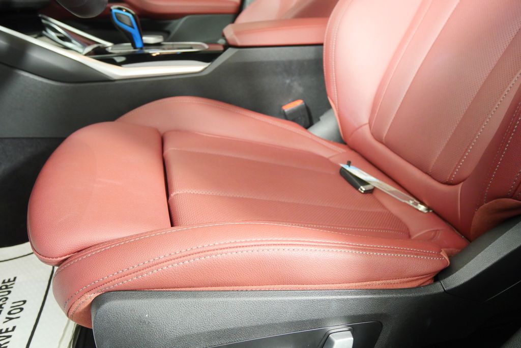 Thumbnail: 2023 BMW i4 - 10