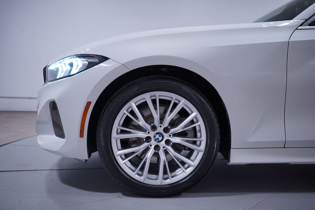 Thumbnail: 2024 BMW 3 Series - 2