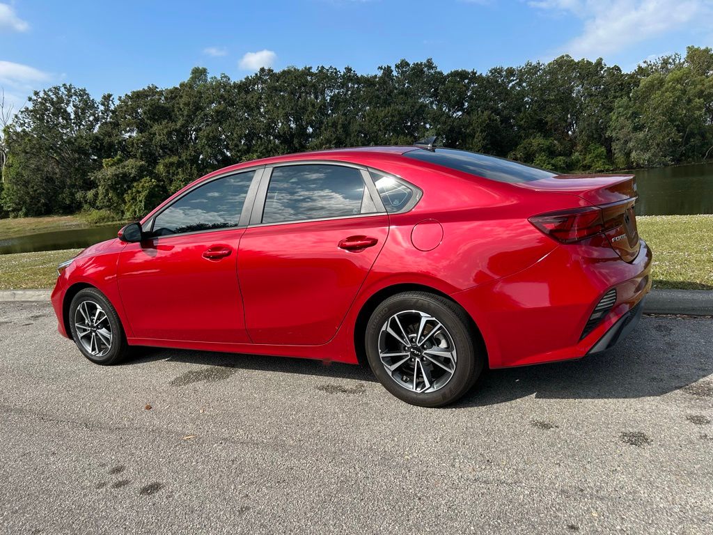 Thumbnail: 2022 Kia Forte - 3