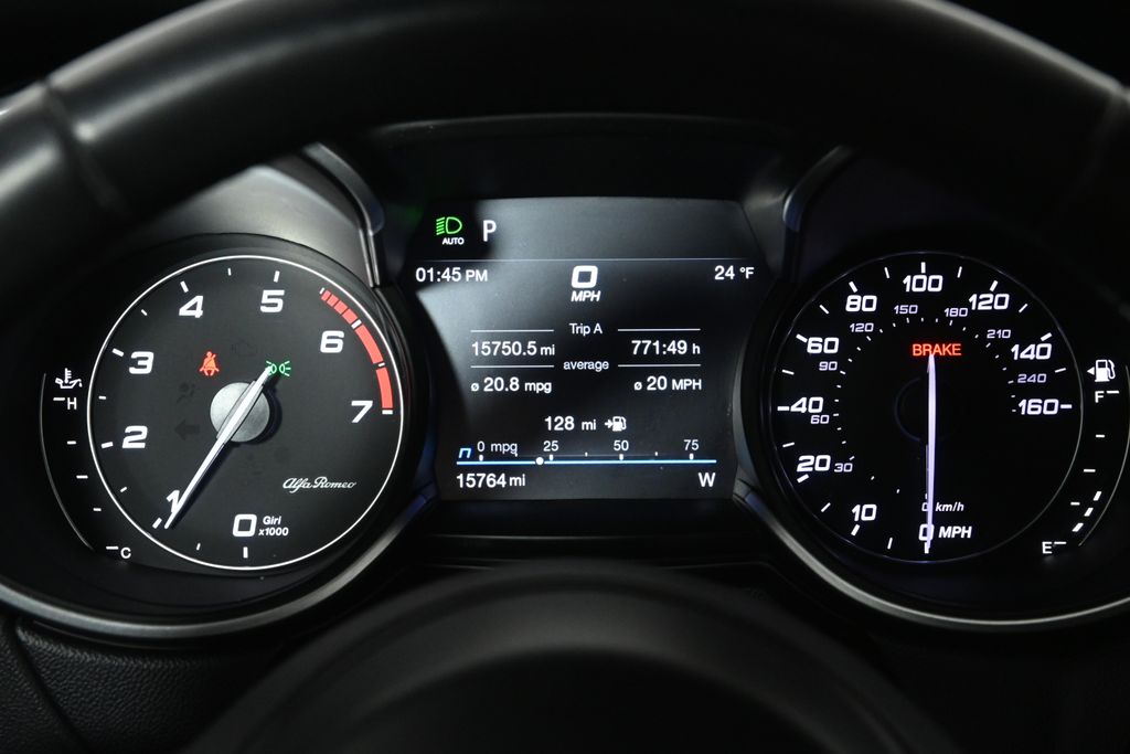 Thumbnail: 2022 Alfa Romeo Stelvio - 20