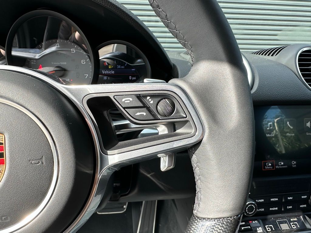 Thumbnail: 2025 Porsche 718 Boxster - 17