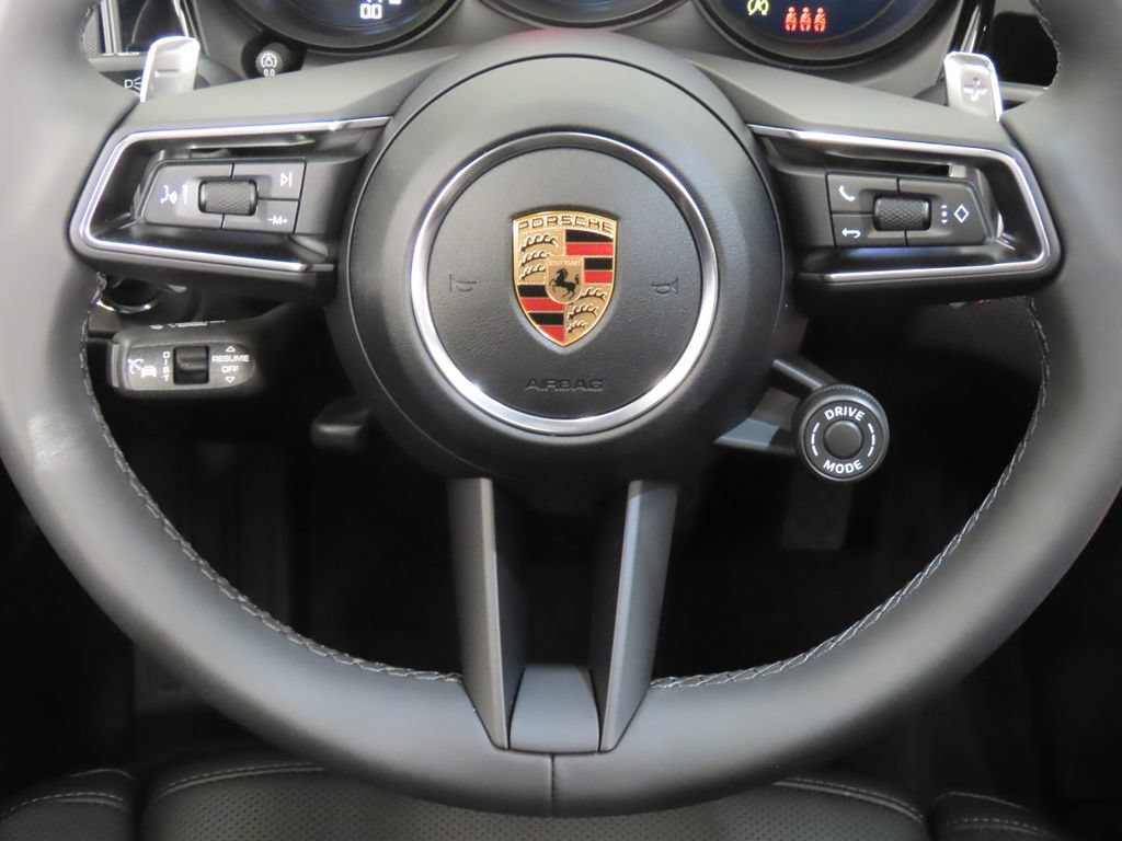 Thumbnail: 2026 Porsche Macan - 19
