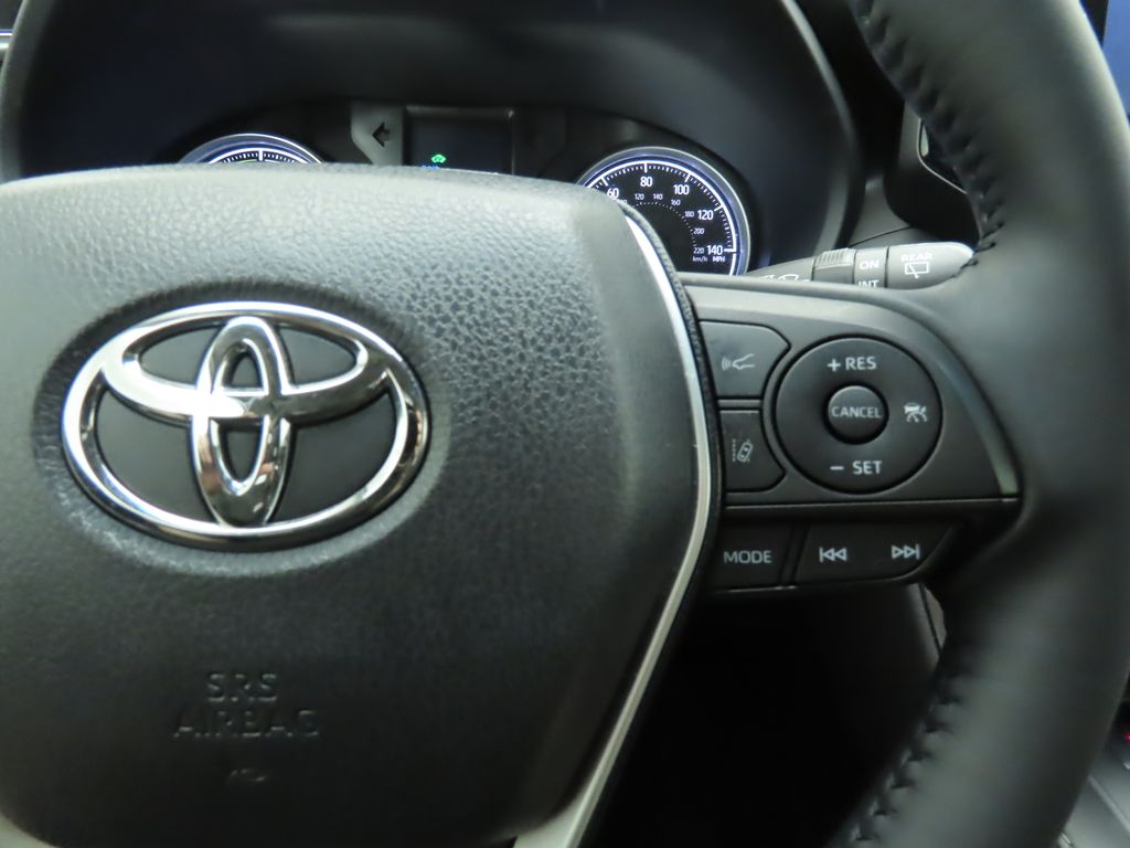 2021 Toyota Venza LE 12
