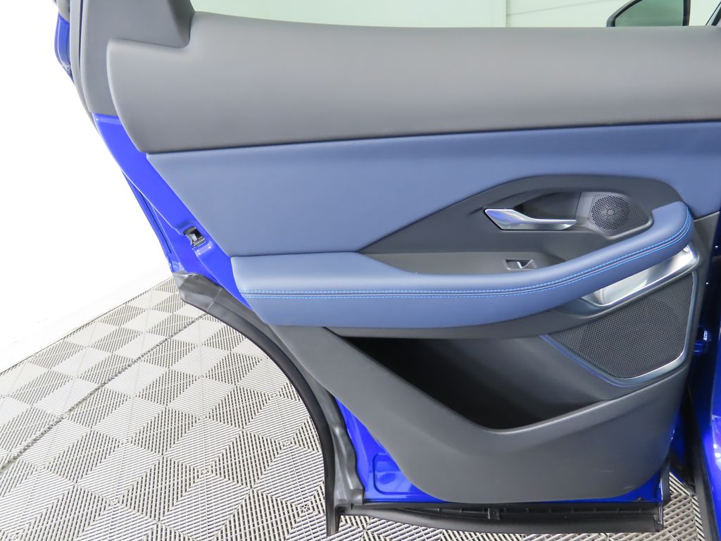 Thumbnail: 2018 Jaguar E-Pace - 26