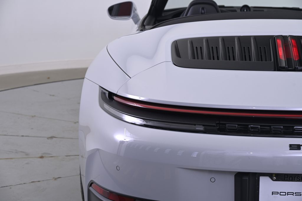 Thumbnail: 2025 Porsche 911 - 18