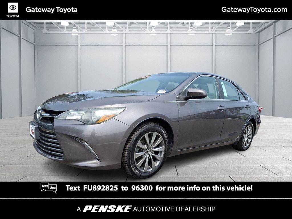 2015 Toyota Camry XLE Hero Image