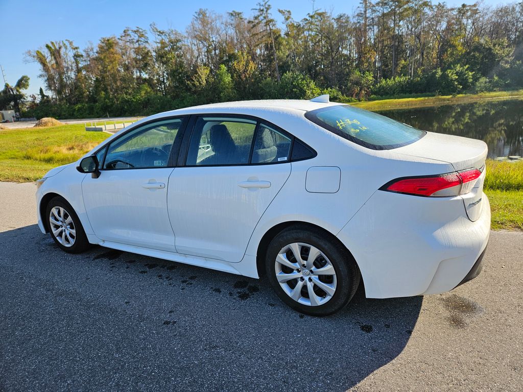 2023 Toyota Corolla LE 3