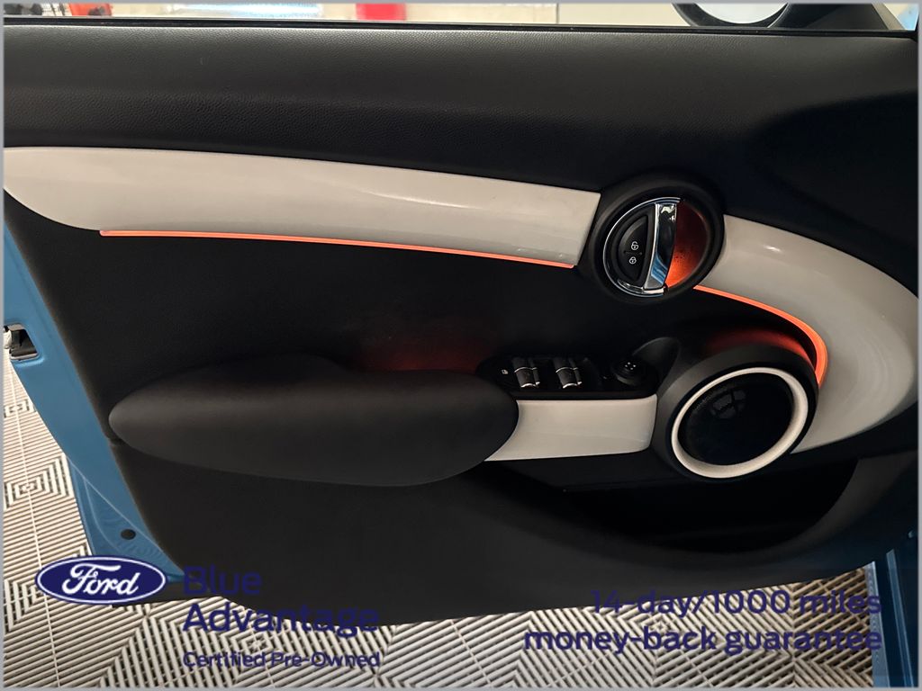 2018 Electric Blue Metallic MINI Cooper S Base FWD Hatchback