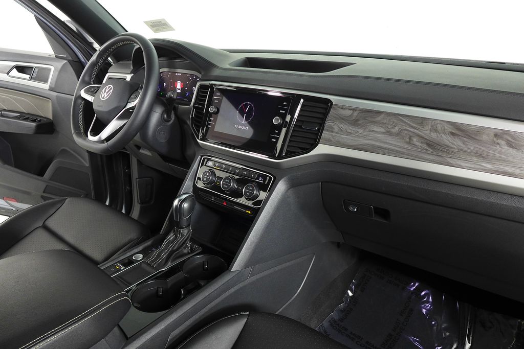 Thumbnail: 2023 Volkswagen Atlas - 13