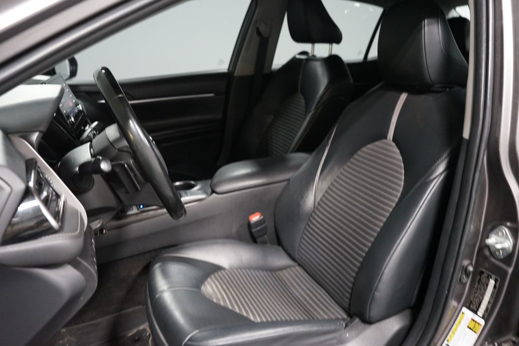 Thumbnail: 2022 Toyota Camry - 6