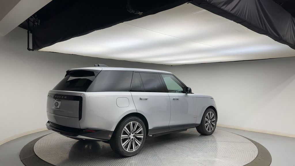 2025 Land Rover Range Rover Autobiography 8