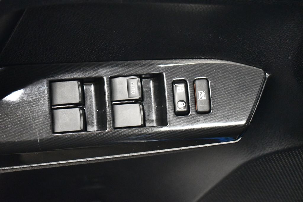 Thumbnail: 2018 Toyota RAV4 - 15